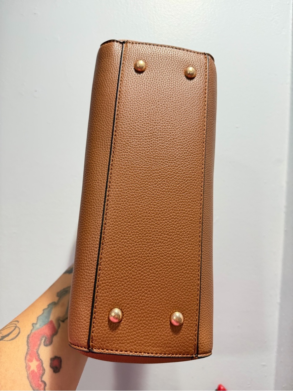 Women's Tan Structured Handbag - Classic Tote - Picture 5 of 5